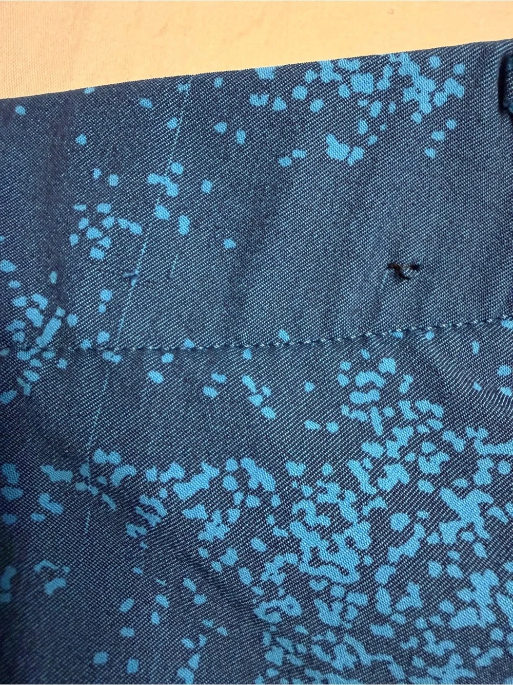 Under Armour Golf Shorts Size 44 Blue Camo Print